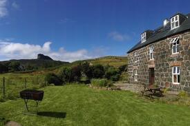 Isle of Eigg Hostel | Glebe Barn Hostel, 3 bed room (Rm 4)