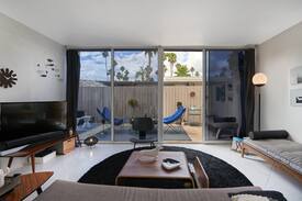 Twin Palms Apartment | Some like it HOT@ Ocotillo Lodge-pets welcome