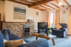 Ingleton Cabin | Acorn Cottage, Ingleton, Yorkshire Dales –parking