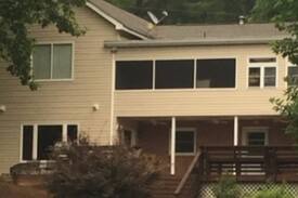 Salem House | Lakefront Whitewater Lake, SC Spring/Summer Vacay!