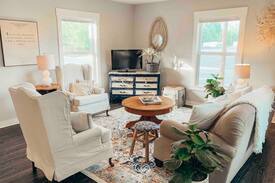 Brookview House | The Honey House 5 Minutes to Magnolia