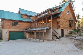 Beaver Cabin | Three Creeks Lodge-Sleep20+@Eagle Point-Ski In/Out