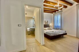 Cannaregio Apartment | Suite House 4 terrace with canal view in Venice