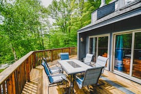 Central Vermont- Killington Villa | Kingsbrook: Chalet w Sauna, Fireplace, Hot Tub!