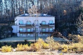 Van Buren Apartment | Brookstone Condo on Current River