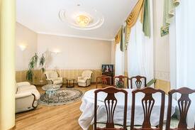 Verkhnie Misto Apartment | 3х ком. квартира на Майдане Независимости.