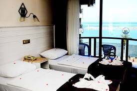 Kusadasi City Centre Apartment | bayrama özel 2 kişi oda kahvaltı ve aksam yemeği