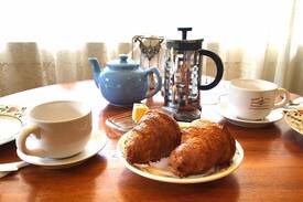 Port Townsend Apartment | Plum Cottage*Guest Suite * Uptown * Walk to Beach