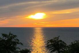 Port Dalhousie House | Port Dalhousie Craftsman Beach House -sleeps 6