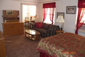 Hot Springs Apartment | Bering Arms Apartments& Guest Suite