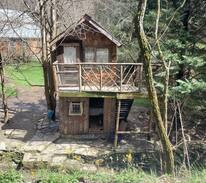 Hartford Other | Standing Bear Smoky Mountain Treehouse Upper