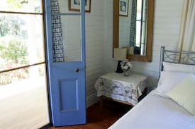 Upper Lansdowne Cabin | Flame Tree Cottage - a secluded rural escape