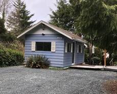 Rockaway Beach House | The Periwinkle Cottage: Beach, Relax and Restore