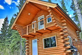 Fairbanks Cabin | Cozy Alaskan Log Cabin