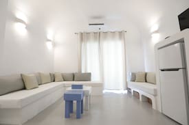 Batroun Apartment | Rocca Marina Suite Cave (A)