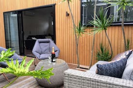 Mangere Bridge House | The Oasis in the Bridge
