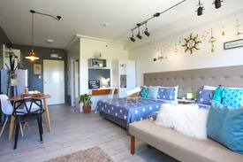 Canlubang Apartment | Sm@rt Condo Nuvali (Alexa voice+NETFLIX+Nespresso)