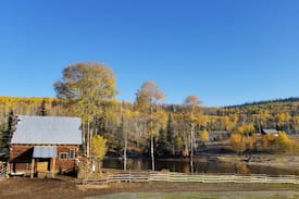 Chilcotin House | Historic Batnuni Ranch, Off-Grid Farm Stay