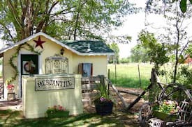 Montrose Cabin | The Yellow Cottage Farm and Guesthouse