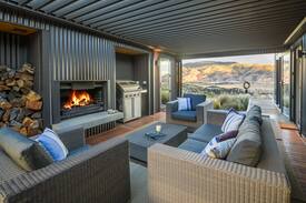 Queensberry House | HILLTOP HAVEN- QUEENSBERRY- NEAR WANAKA