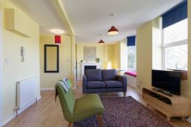 Broadstairs Apartment | Trinity Flat –2 mins to beach, cosy, secret garden