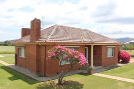 Myrtleford House | Valli - 3 Bedroom House in Myrtleford.