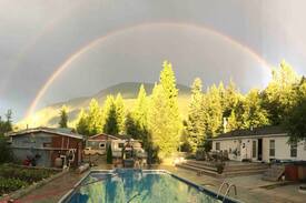 Revelstoke House | Snoway Out Retreat! With Pool, Hot Tub and Sauna!!