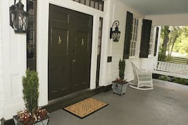 Bellevue House | Hows Manor - Historical Luxury Farmhouse - 1840