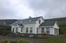 Ballyferriter House | Modern dormer bungalow with stunning sea views