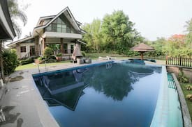 Calamba Villa | Luxury Home in Tagaytay Highlands