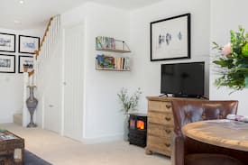 Broadway Cabin | The Cotswold Way Studio