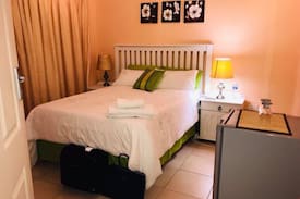Amalinda Bed & Breakfast | Ekuphumleni B&B