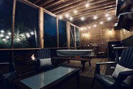Little Bullhead Cabin | Isolated GLAMPING on the shore of Lake Winnipeg
