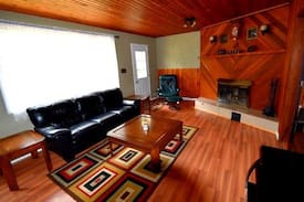 Boyle House | Skeleton Lake cozy cabin getaway