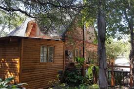 Marloth Park Cabin | De Gastehuysje