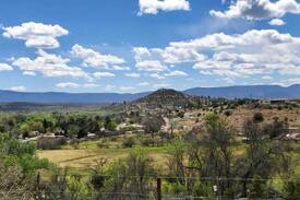 Rimrock Cabin | 1930's Stone Cottage with spectacular views