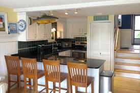 Hyannis House | Yachtsman Condo Unit 28
