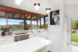 Point Clare House | SUNNYSIDE RETREAT, seclusion, close to everything