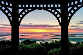 Brewster Cabin | 2BR Sunset cottage on Secluded Private Beach