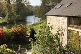 Lehon House | Quai du Val - A Peaceful, Riverside Holiday Home.