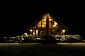 Morrisville House | Stowe Log Chalet: Fireplace | Hot Tub | Views (M)
