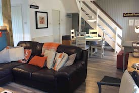 Kirkmichael Cabin | MYRTLE COTTAGE. KIRKMICHAEL SOUTH AYRSHIRE