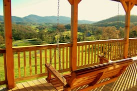 Townsend Bed & Breakfast | The Octagon Suite at Country Manor Acres