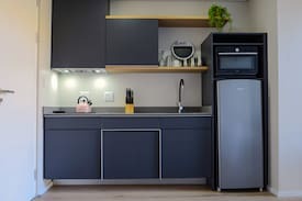 Greater Johannesburg Metropolitan Area Apartment | Spacious and Trendy Sandton retreat on 4 Lulworth
