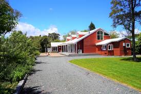 Turangi House | Riverside Apartment at Ika Lodge.