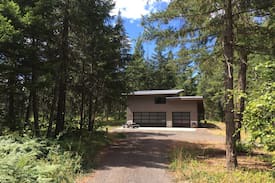 White Salmon House | Garage Mahal, modern sanctuary in the woods