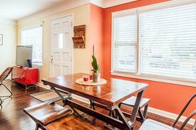 Royal Oak House | ❤ Hidden Gem in Royal Oak City Center- Sleeps 10❤