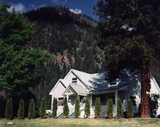 Downtown Leavenworth Bed & Breakfast | Edelweiss Suite at Tumwater Mountain B&B