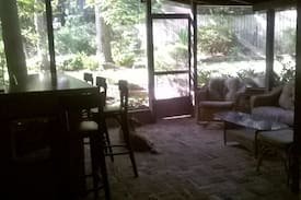 San Luis House | Tallahassee Tree House Sleeps 1-8