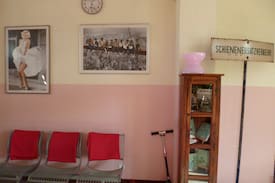 Dessau-Rosslau House | Bahnhof-1841. Erlebnis. Bauhausnah. Zimmer mit Bad